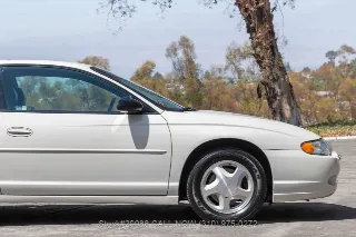 Foto 12 di 24: 2003 Chevrolet Monte Carlo SS