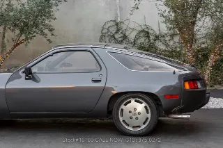 Foto 13 di 24: 1980 Porsche 928