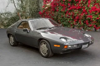 Foto 3 di 24: 1980 Porsche 928