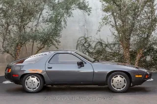 Foto 4 di 24: 1980 Porsche 928