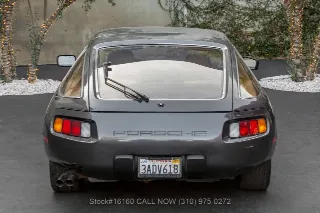 Foto 6 di 24: 1980 Porsche 928