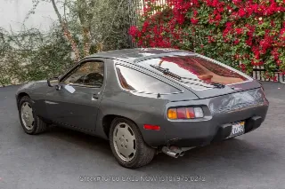 Foto 7 di 24: 1980 Porsche 928