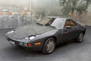 Foto 8 di 24: 1980 Porsche 928