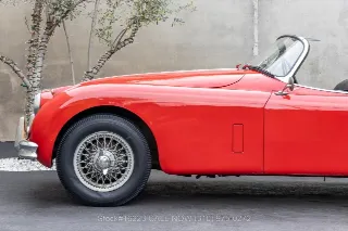 Foto 18 di 24: 1958 Jaguar XK150S