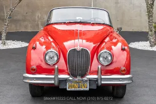 Foto 2 di 24: 1958 Jaguar XK150S