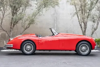 Foto 5 di 24: 1958 Jaguar XK150S