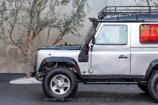 Foto 13 di 24: 1995 Land Rover Defender 90