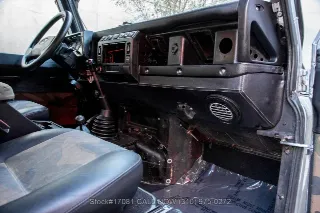 Foto 24 di 24: 1995 Land Rover Defender 90