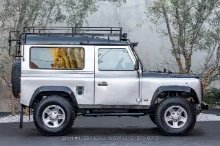 Foto 4 di 24: 1995 Land Rover Defender 90