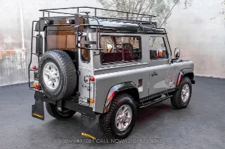 Foto 5 di 24: 1995 Land Rover Defender 90