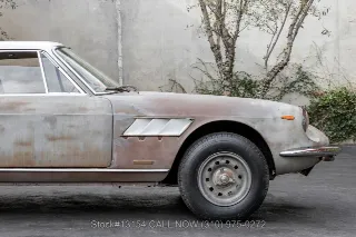 Foto 10 di 24: 1967 Ferrari 330GTC
