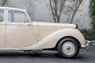 Foto 10 di 24: 1953 Bentley R Type Saloon
