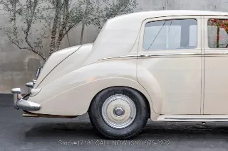 Foto 11 di 24: 1953 Bentley R Type Saloon