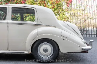 Foto 13 di 24: 1953 Bentley R Type Saloon