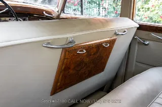 Foto 22 di 24: 1953 Bentley R Type Saloon