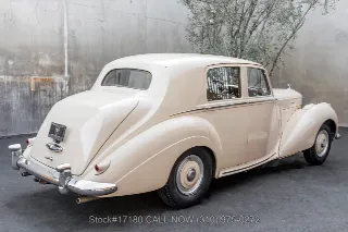Foto 5 di 24: 1953 Bentley R Type Saloon