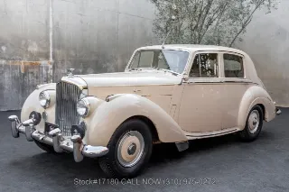 Foto 8 di 24: 1953 Bentley R Type Saloon