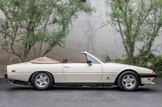 Foto 4 di 24: 1982 Ferrari 400i