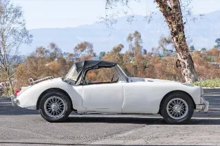 Foto 13 di 24: 1960 MG A