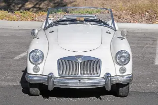 Foto 2 di 24: 1960 MG A