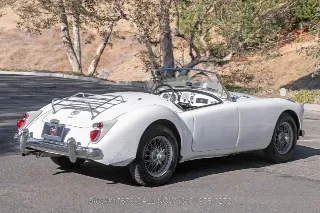Foto 6 di 24: 1960 MG A