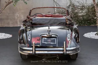 Foto 6 di 24: 1959 Jaguar XK150