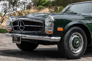 Foto 12 di 24: 1968 Mercedes Benz 280SL with 2 tops