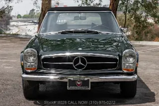 Foto 14 di 24: 1968 Mercedes Benz 280SL with 2 tops