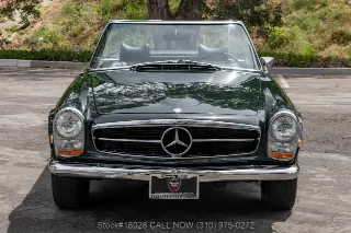 Foto 2 di 24: 1968 Mercedes Benz 280SL with 2 tops