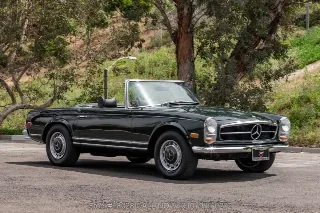 Foto 4 di 24: 1968 Mercedes Benz 280SL with 2 tops