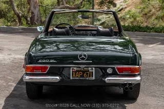 Foto 8 di 24: 1968 Mercedes Benz 280SL with 2 tops