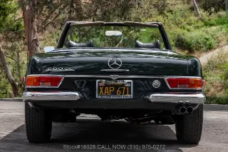 Foto 9 di 24: 1968 Mercedes Benz 280SL with 2 tops