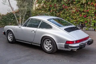 Foto 7 di 24: 1975 Porsche 911S