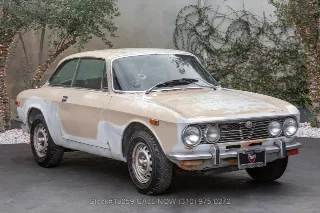 Foto 1 di 24: 1974 Alfa Romeo GTV 2000