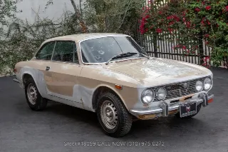 Foto 3 di 24: 1974 Alfa Romeo GTV 2000