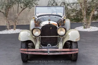 Foto 2 di 24: 1928 Chrysler Model 72