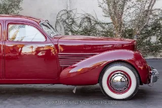 Foto 11 di 24: 1936 Cord 810