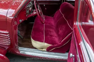 Foto 18 di 24: 1936 Cord 810