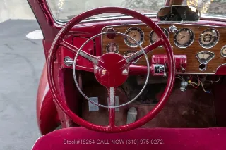 Foto 20 di 24: 1936 Cord 810