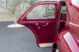Foto 21 di 24: 1936 Cord 810