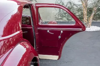 Foto 24 di 24: 1936 Cord 810