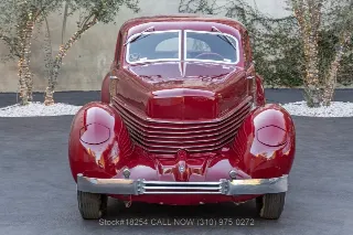 Foto 3 di 24: 1936 Cord 810
