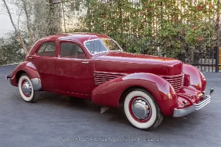 Foto 4 di 24: 1936 Cord 810