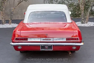 Foto 6 di 24: 1963 Pontiac Tempest LeMans