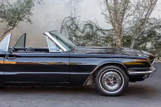 Foto 16 di 24: 1966 Ford Thunderbird