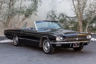 Foto 1 di 24: 1966 Ford Thunderbird