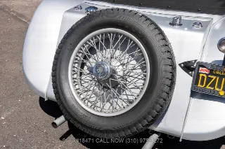 Foto 8 di 24: 1937 Jaguar SS100