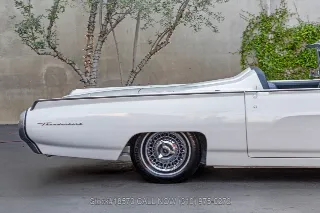 Foto 17 di 24: 1963 Ford Thunderbird