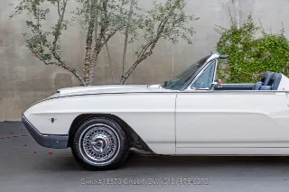 Foto 18 di 24: 1963 Ford Thunderbird