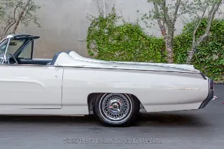 Foto 19 di 24: 1963 Ford Thunderbird